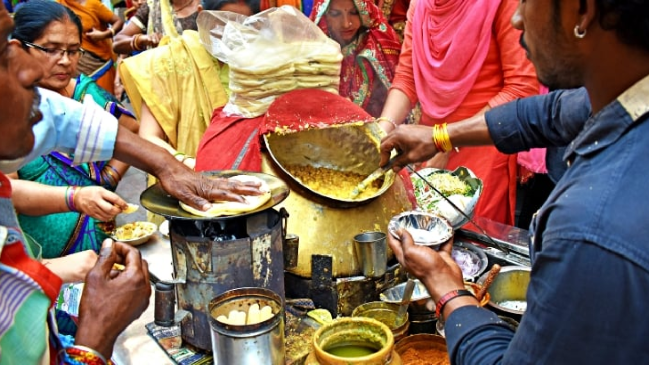 Sokak lezzetleri'yle ünlü Hindistan'da gündem: Helal gıda sertifikası