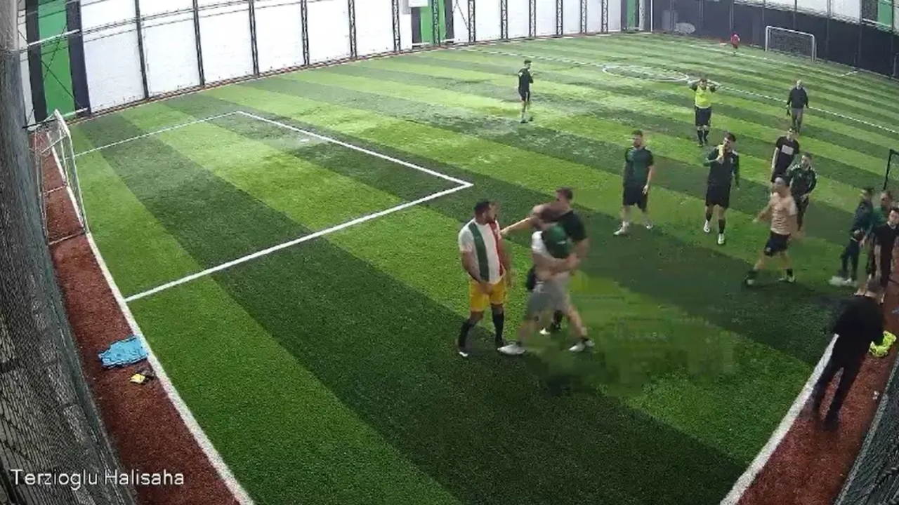 Halı sahada Amedspor forması giydiği için saldırıya uğradı