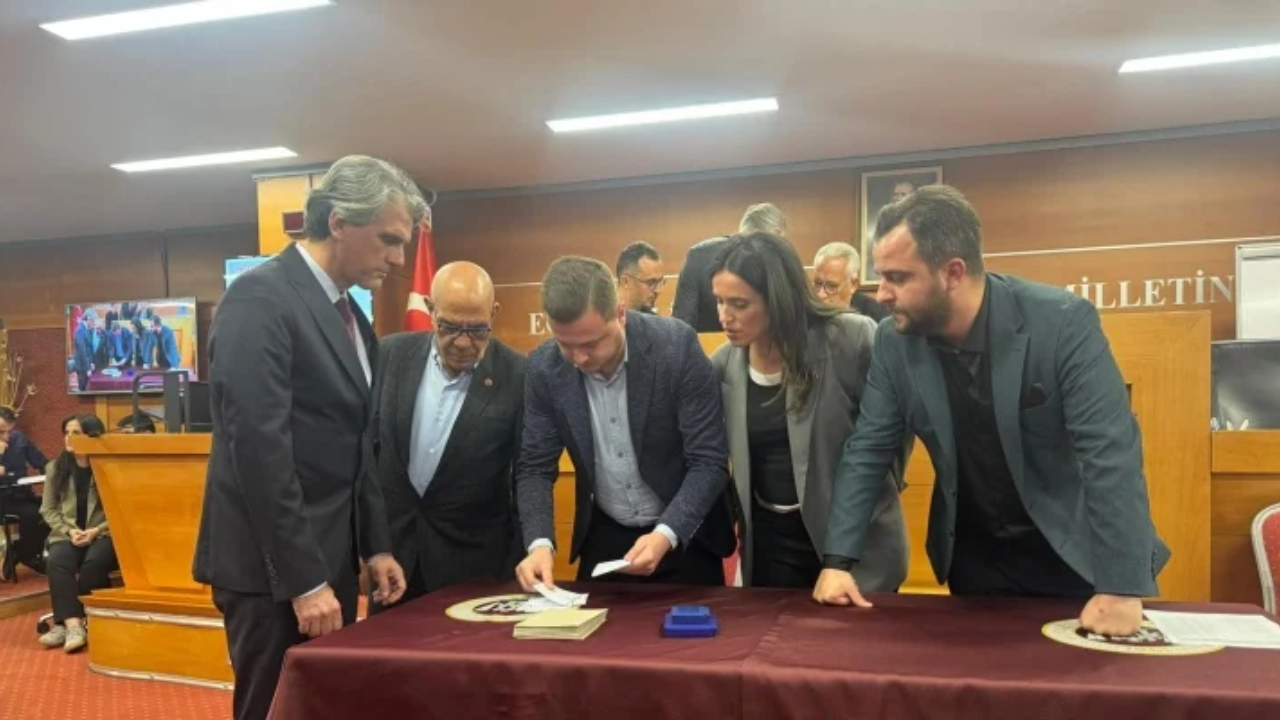Bayrampaşa’da tekrarlanan seçimi AKP’li İbrahim Akın kazandı