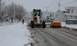 Diyarbakır'da kar yağışı eğitime ara verdi