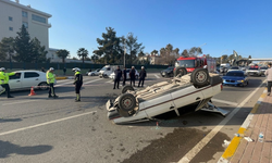 Şanlıurfa’da trafik kazası! otomobil devrildi, yaralılar var