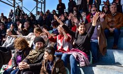Amedspor Kadın Futbol Takımı tribünlerden moral aldı