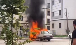 Diyarbakır’da park halindeki otomobil alev alev yandı!