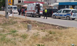 Yola çıkmak isterken motosikletin çarptığı yaya yaralandı