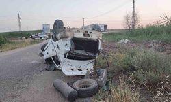 Otomobil devrildi, 1 kişi hayatını kaybetti, 4 yaralı