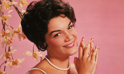 “Pretty Little Baby” şarkısıyla bilinen Connie Francis hayatını kaybetti