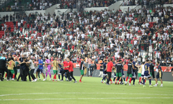Amedspor-Erzurumspor maçı olaylı bitti: Sahada kavga, hakeme tepki