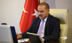 10 diploması olduğu ortaya çıkmıştı: Bakan yardımcısı, diplomalarını CV'sinden sildi