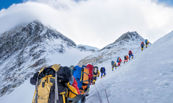 Everest Dağı'na zam geldi
