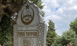 Bahçeli, Ferdi Tayfur’un kabrini yaptırdı