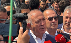 Gürsel Tekin'e İstanbul İl binası önünde su şişesi fırlatıldı: "Kimseye pabuç bırakmam!"