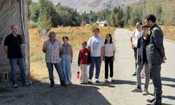Hakkari’de servis belirsizliği: Çocuklar okula gidemiyor