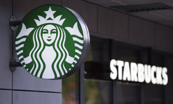 Starbucks yüzlerce dükkanını kapatıyor