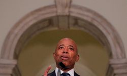 New York Belediye Başkanı Adams’a “İslamofobi” davası