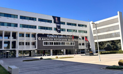 Antalya Büyükşehir Belediyesinde sekiz şube müdürü görevden alındı