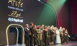 “Medea Material” 5 ödülle Devlet Tiyatroları tarihine geçti