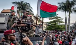 Madagaskar’da ordu yönetime el koydu: Başkan kaçtı
