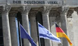 Almanya, İsrail'e silah ihracatı kısıtlamalarını kaldırıyor