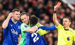 Everton'lu futbolcu takım arkadaşına tokat attı, kırmız kart gördü