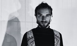 Şarkılarına Sürüklenmeyi Unutan Ülke: Abican