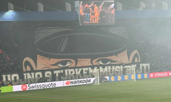 Plzeň tribünlerinde Fenerbahçe maçında tepki çeken pankart