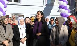 Ayla Akat Ata: “Kadın iradesi yeniden yaşamı kuruyor”