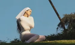 Vatikan'dan Rosalia'nın 'LUX' albümüne övgü