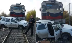 Diyarbakır’da tren otomobile çarptı: Bir yaralı
