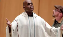 Dünyaca ünlü şarkıcı öldürüldü: Baş şüpheli, oğlu