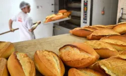 100 lira bozuk para getirene iki ekmek hediye veriyor