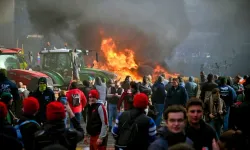 Brüksel’de binlerce çiftçi protestoda