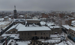 10 Bin yıllık Sur karlar altında! Diyarbakır’dan büyüleyici görüntüler