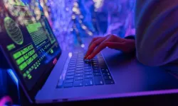 Verileri çalıp "kim daha seksi" yarışması yapmışlardı: Gözaltındalar