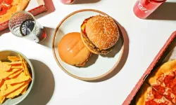 Britanya’da abur cubur ve yağlı yiyeceklere reklam yasağı