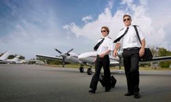 Eski görevli, pilot kılığında yüzlerce uçağa ücretsiz bindi