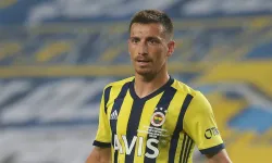 Galatasaraylı futbolcular Mert Hakan Yandaş'ı ziyaret etti