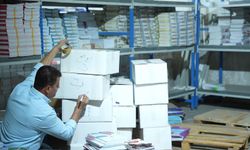 Diasporaya 8 bini aşkın Kürtçe ders kitabı gönderildi