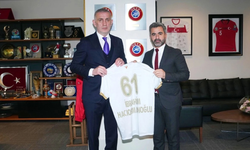 Amedspor’dan TFF Başkanı Hacıosmanoğlu’na forma jestİ