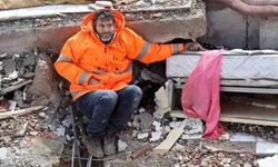 6 Şubat'ta enkazda kızının elini bırakmayan baba konuştu