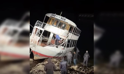 Diyarbakır Dicle Barajı’nda kısmen batan tekne kurtarıldı