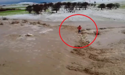 Diyarbakır’da taşkın alarmı: Mahsur kalan kişi traktörle kurtarıldı