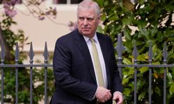 Epstein belgeleri, prensi koltuğundan etti