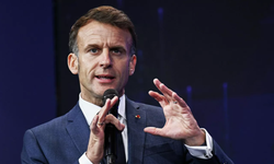 Macron’dan Mesaj: Kürt müttefiklerimize karşı borçluyuz