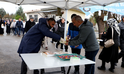 Diyarbakır Büyükşehir'den bayramda şeker, lokum ve kolonya ikramı