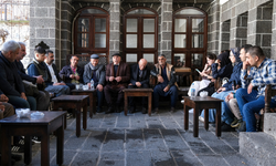 Doğan Hatun Dengbêj Evi’nde: “Bu miras yaşatılmalı”