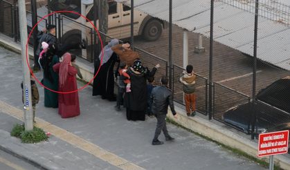 Diyarbakır'da adliye telleri tekmelendi