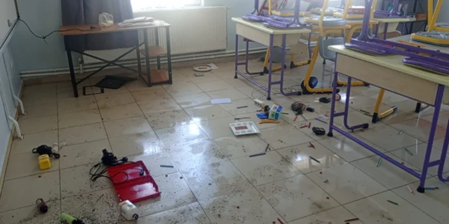Samsun’da okula saldırı: Kapı, cam kırıldı; bayrak indirildi