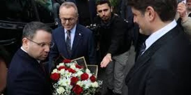 Bakan Gürlek Diyarbakır'da: Sosyal Medyaya Kimlik Şartı