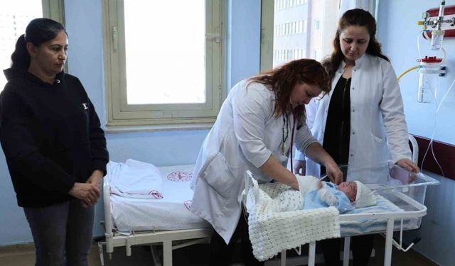 24 haftalık doğan 'Umut', kök hücre sayesinde hayata tutundu