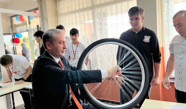 Ağrı’da Bilim Fuarı açıldı